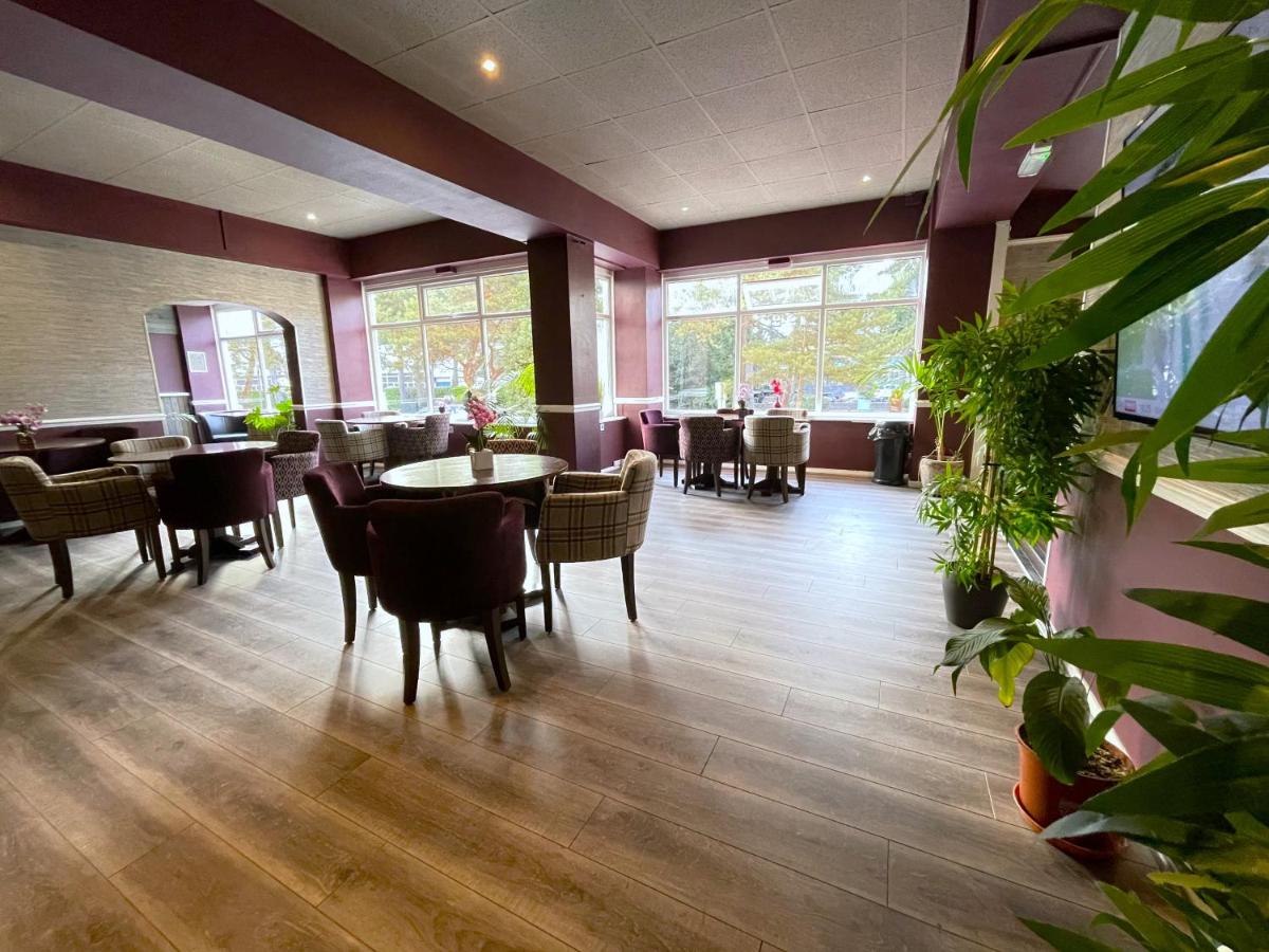 Piccadilly Hotel - Housity