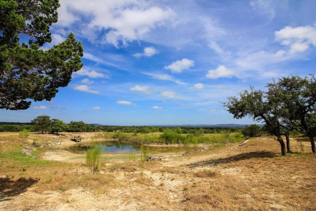 Cottage with Hot Tub and Pool Bandera, TX. - Housity