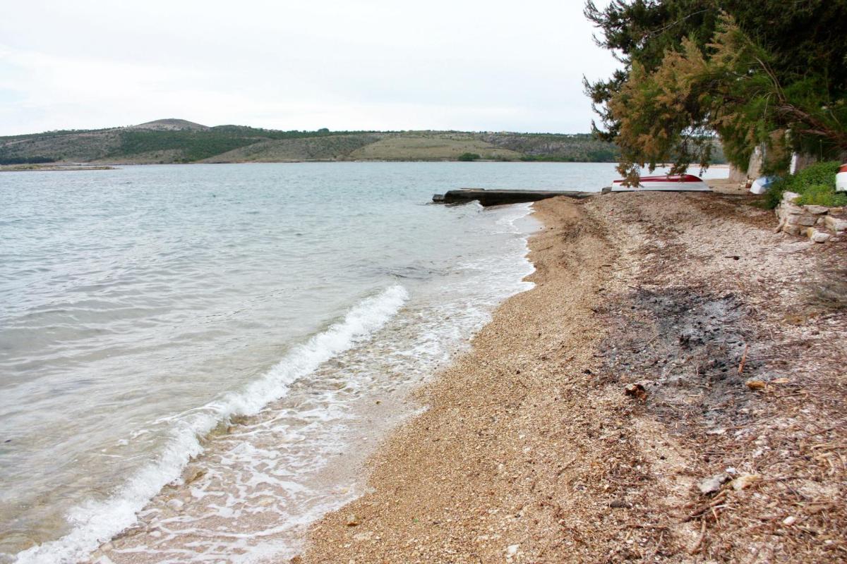 Apartments by the sea Posedarje, Novigrad - 6240 - Housity