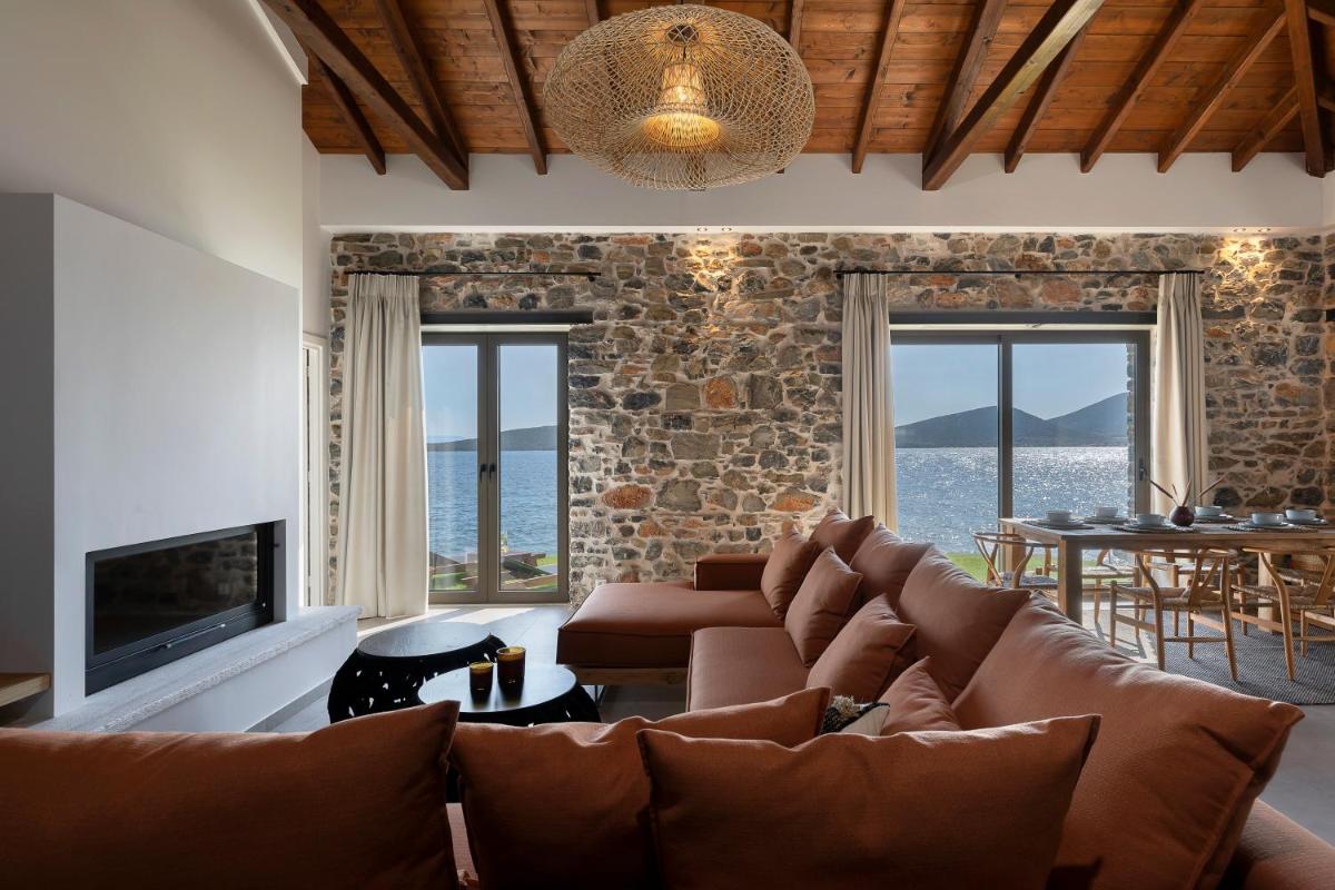 Lichnos Luxury Suites - Housity
