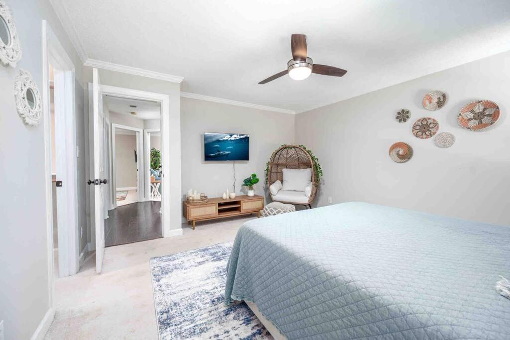 Cozy Boho Kildaire Farms Home- near Downtown - Housity