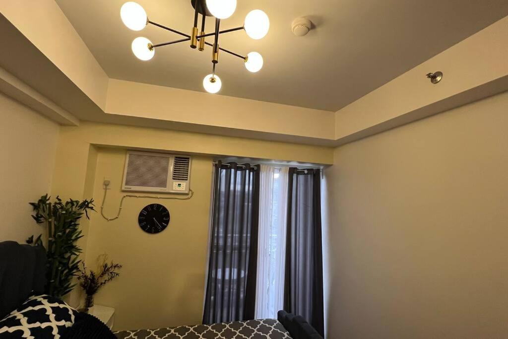 1-BR Condo Unit at The Celandine with Refreshing Balcony-view of the Pool - Housity