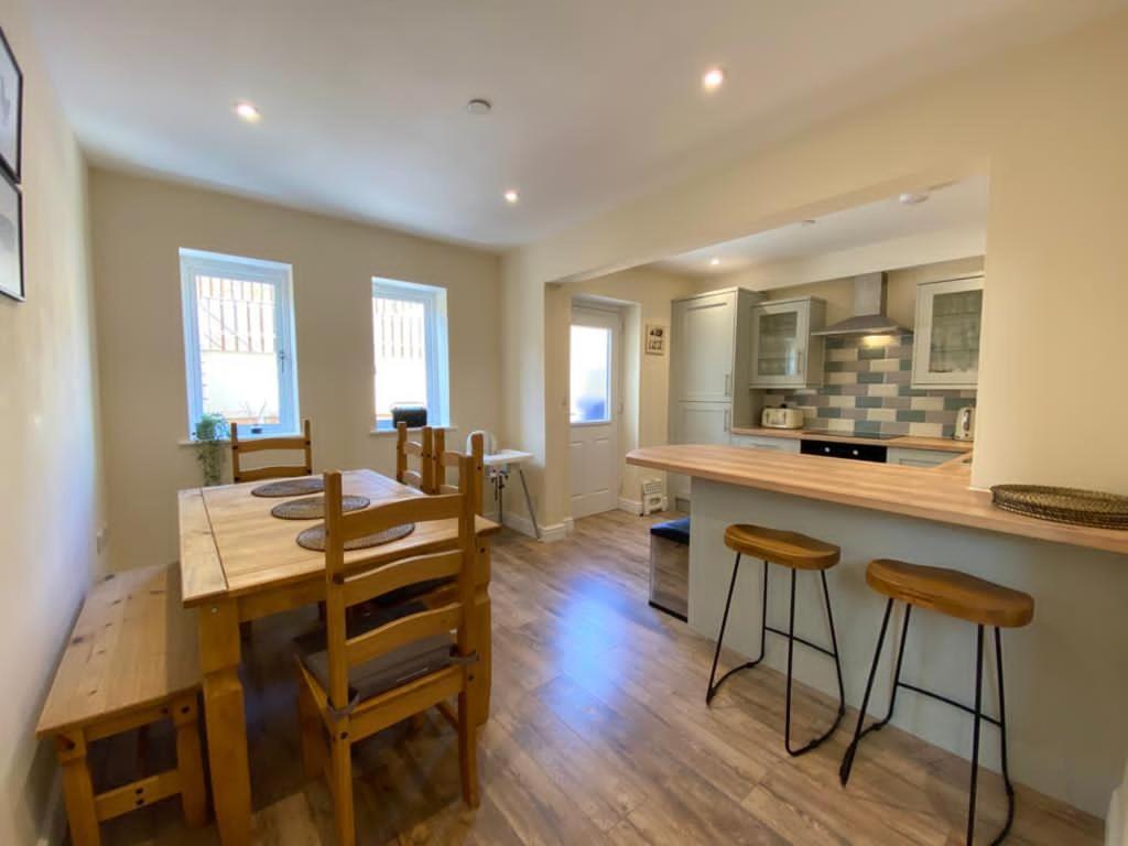 3 bedroom (all en-suite) house near Hay-on-Wye - Housity