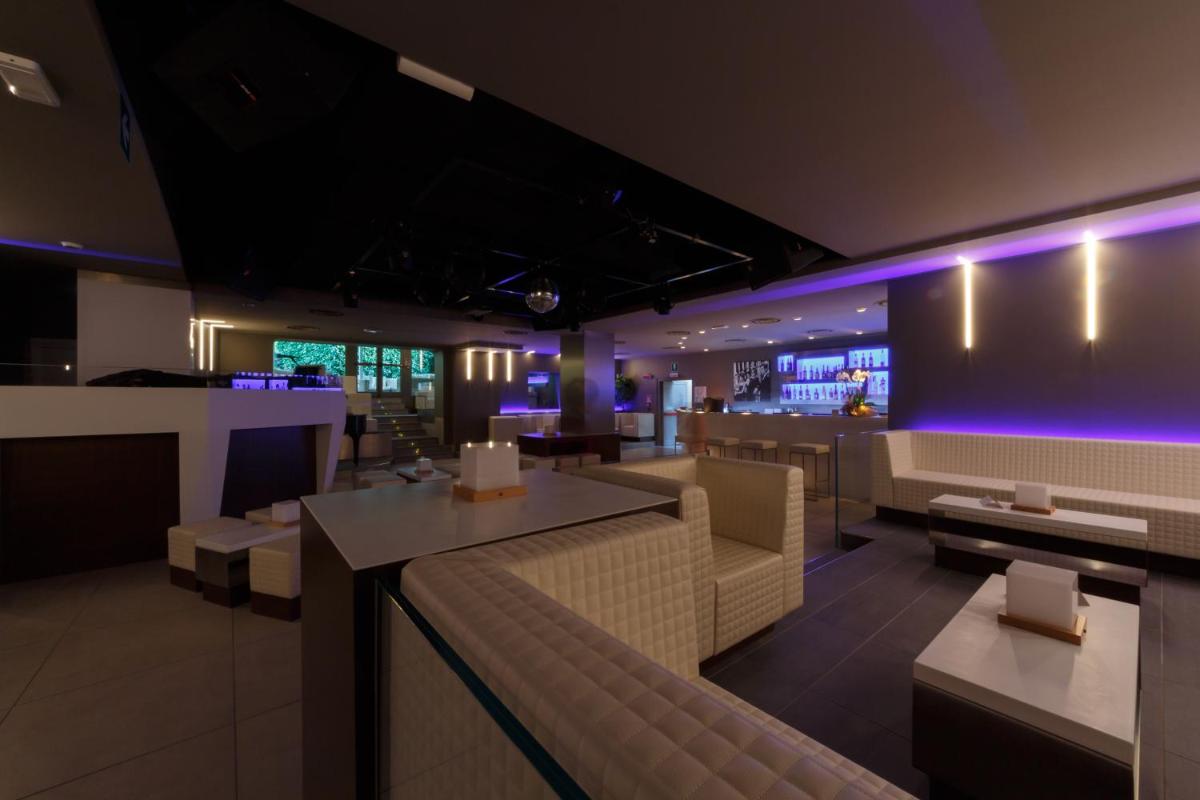 Hotel Campelli - Housity