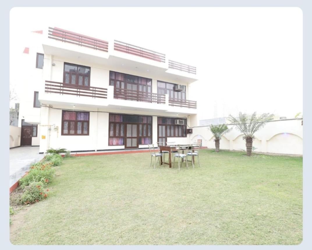 NOIDA DREAMZ 46 - Housity