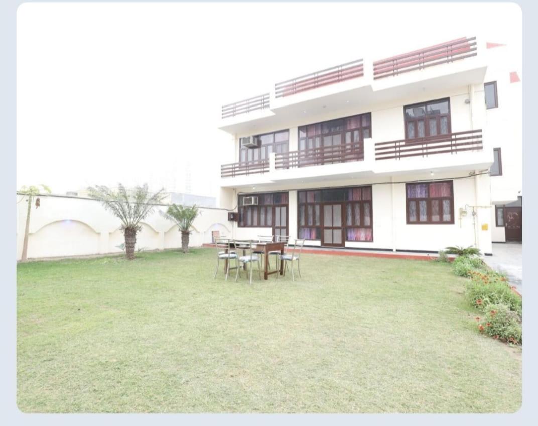 NOIDA DREAMZ 46 - Housity