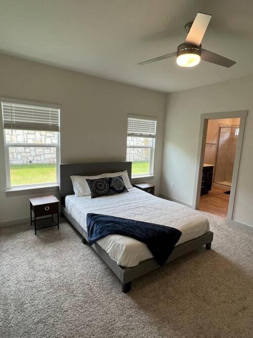 Modern 4b/2b home in Austin - Housity