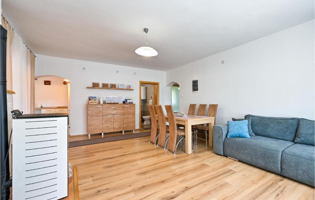 Nice Home In Globocec Ludbrecki - Housity