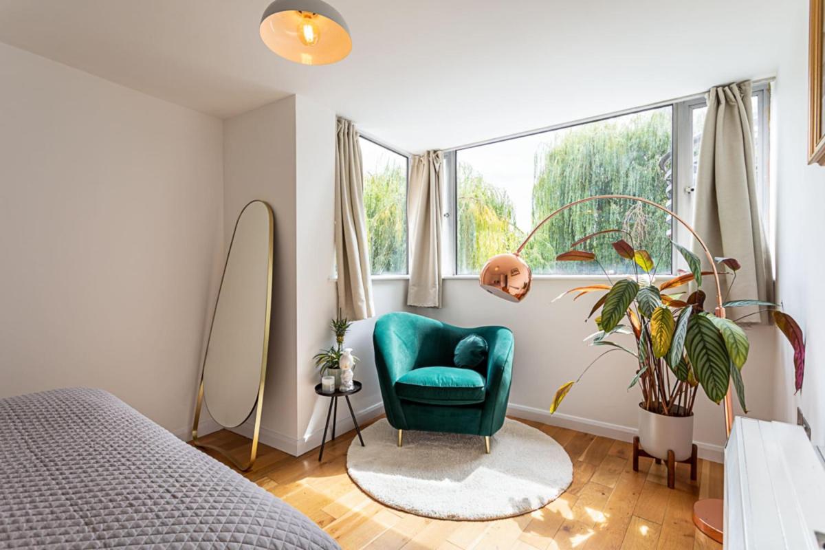 Modern Victoria Park Apartment - Housity