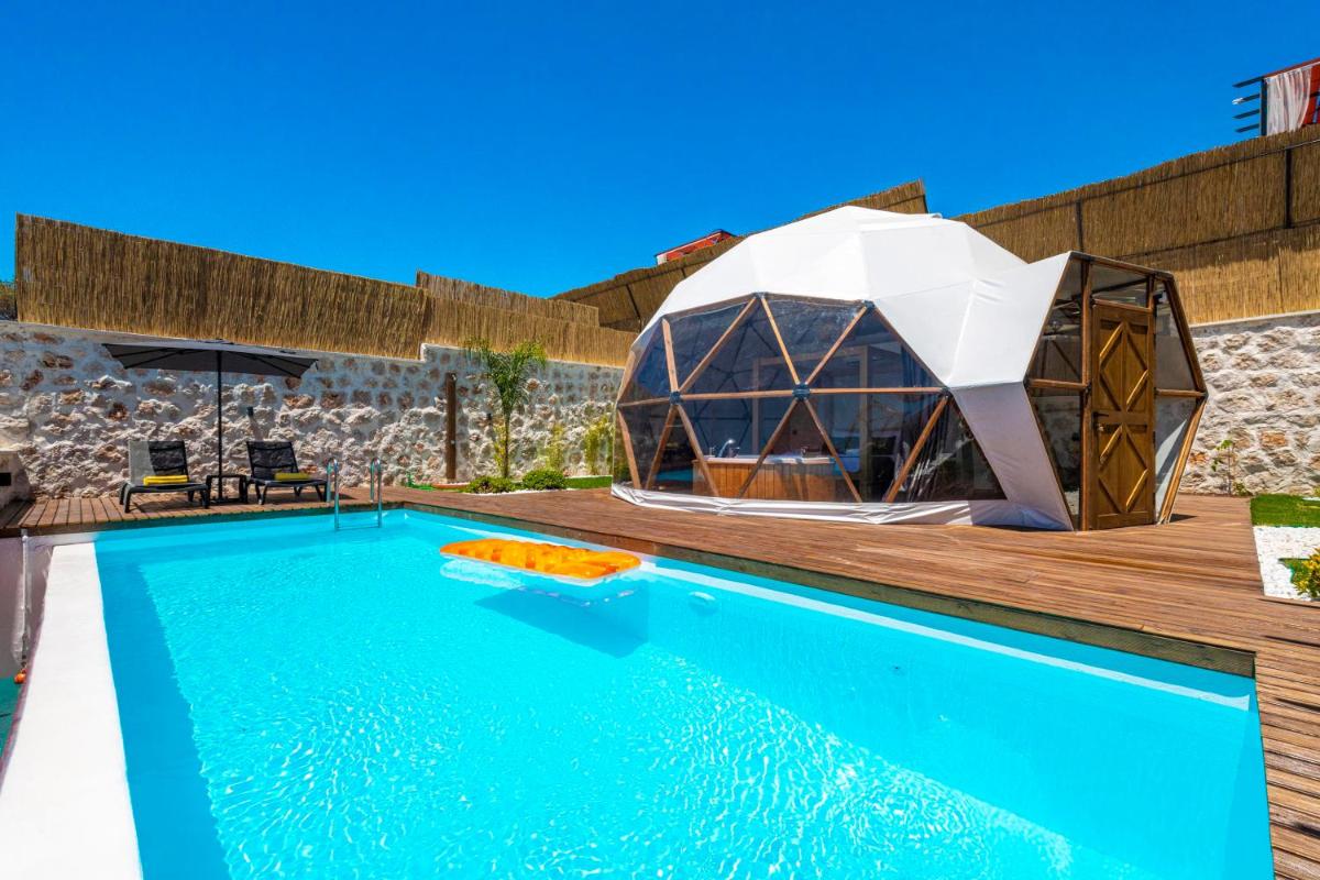 Kalkan Dome Suites & Deluxe -Honeymoon Glamping in Kalkan-Antalya - Housity