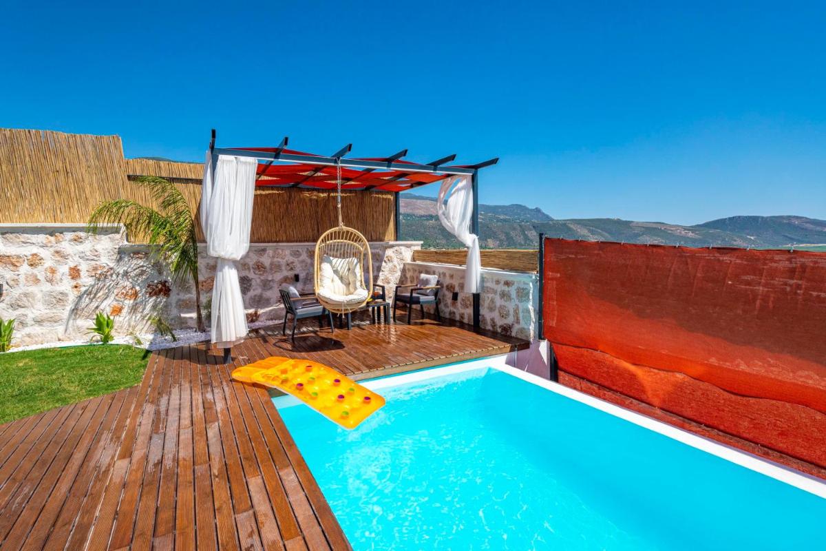 Kalkan Dome Suites & Deluxe -Honeymoon Glamping in Kalkan-Antalya - Housity