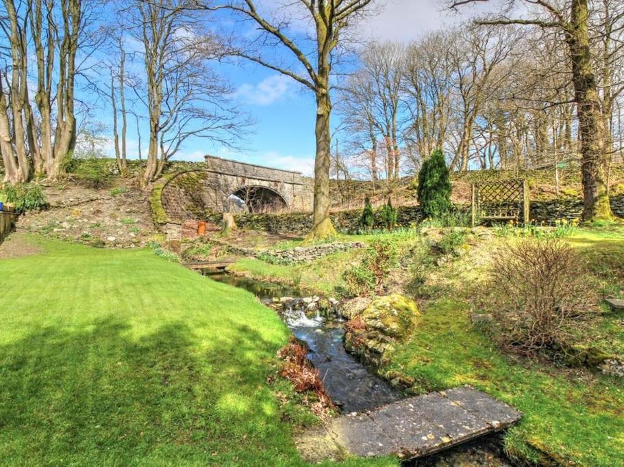 Lake District Cottage, Good Access, Dogs, Hot tub - Housity