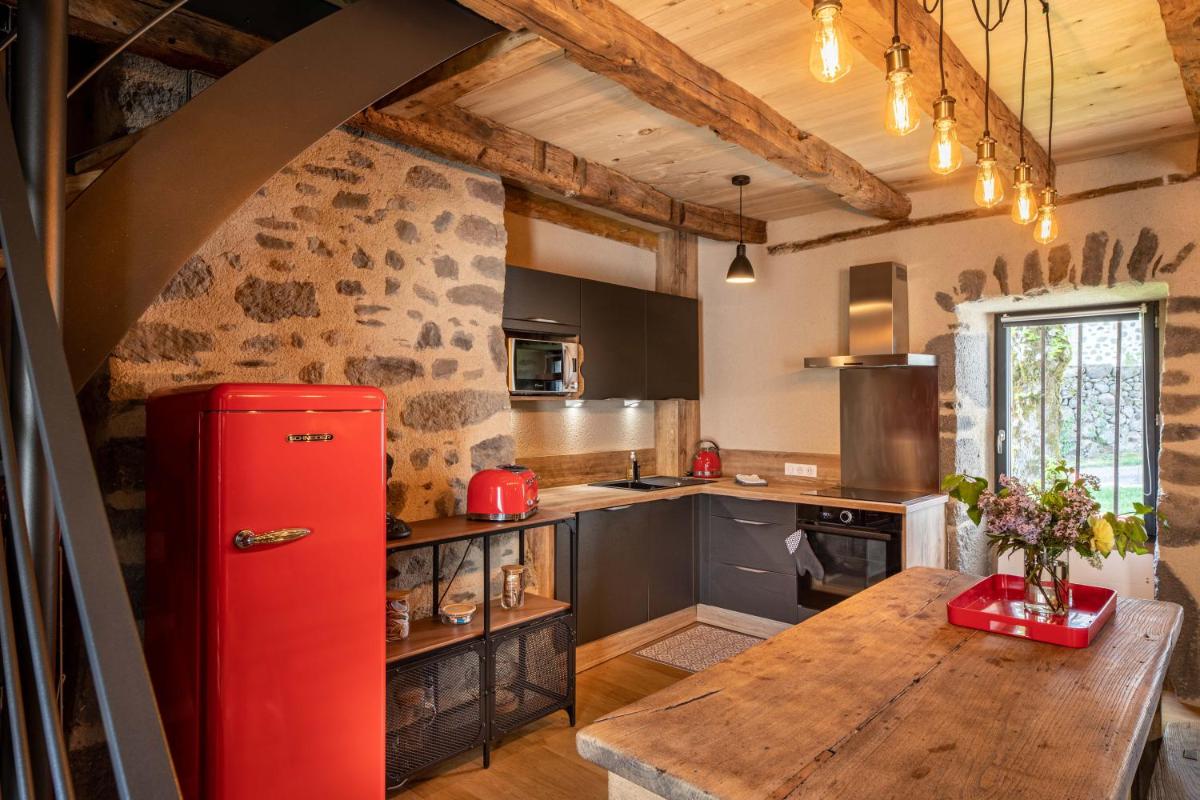 Maison typique des monts du Cantal - Housity