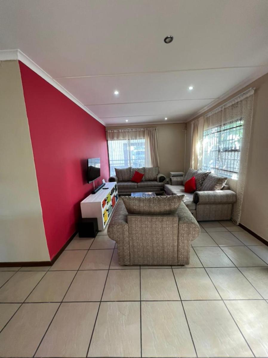 Suitetrails - Zuri Holiday House - 3 bedroom
