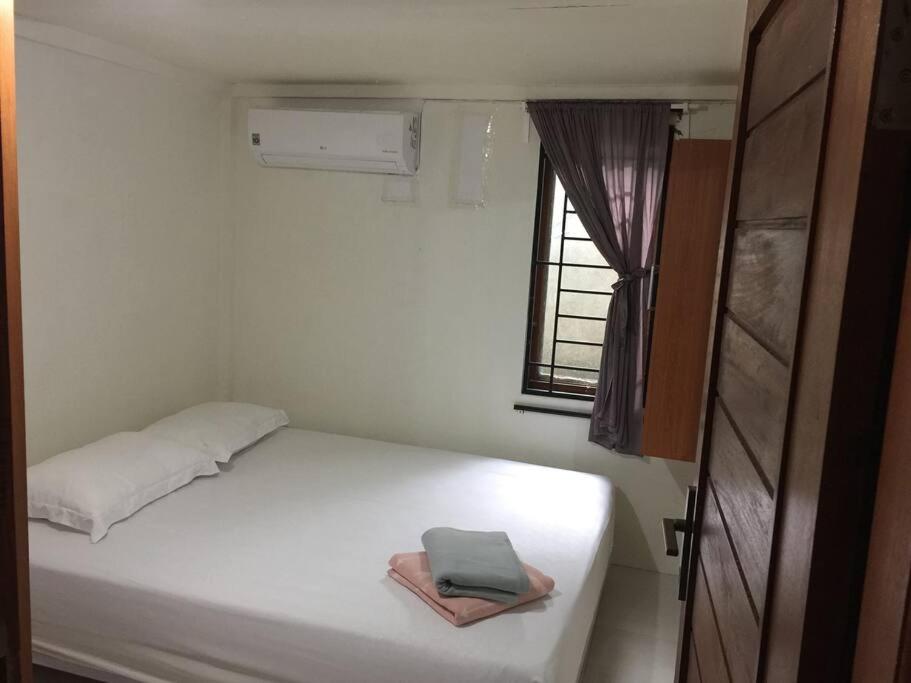 Banda Aceh Batoh Homestay - private - fits up to 8 persons - Housity