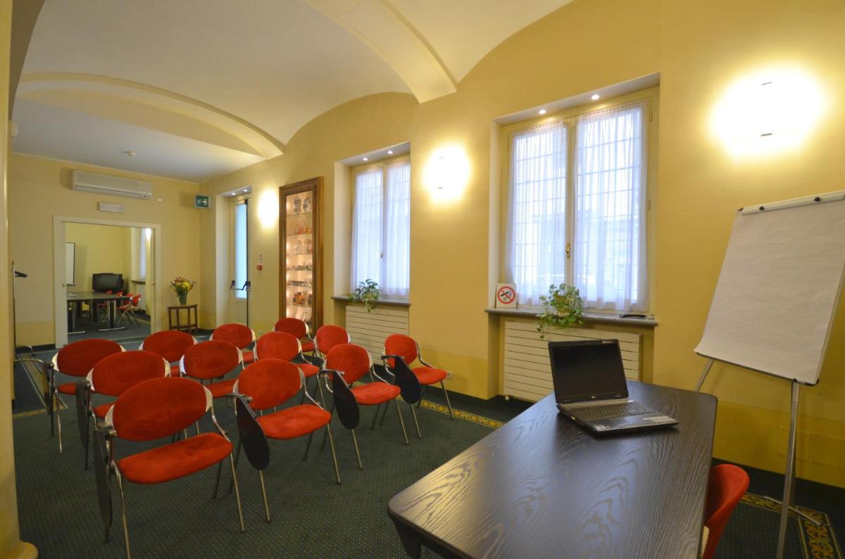 Hotel Roma e Rocca Cavour - Hizvo