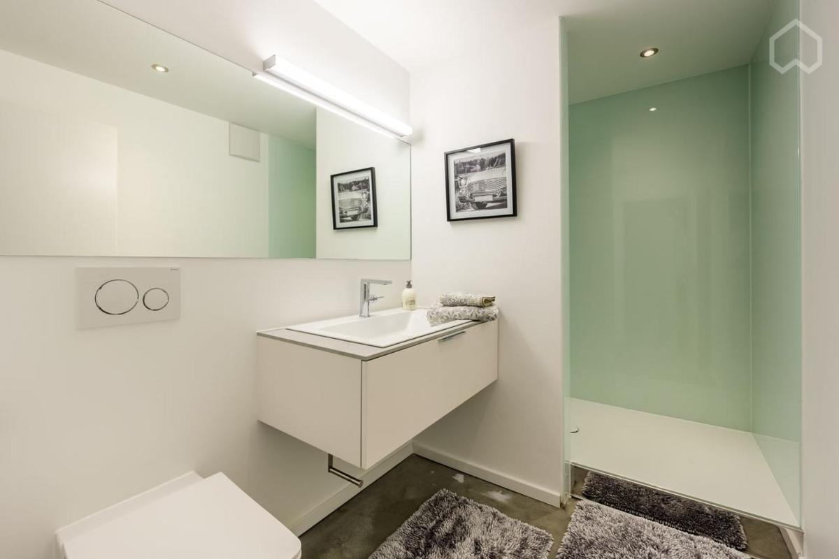 Suitetrails - Lovely 1-bedroom condo with patio/ free parking lot