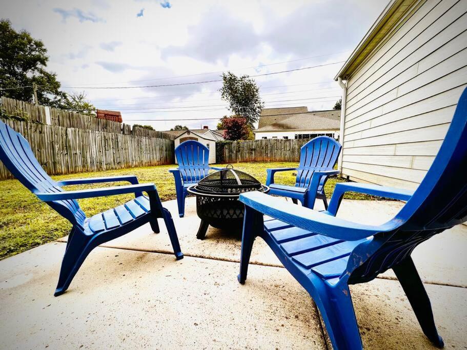Luxury 4BR Close To Everything - 5 min to Downtown - Housity
