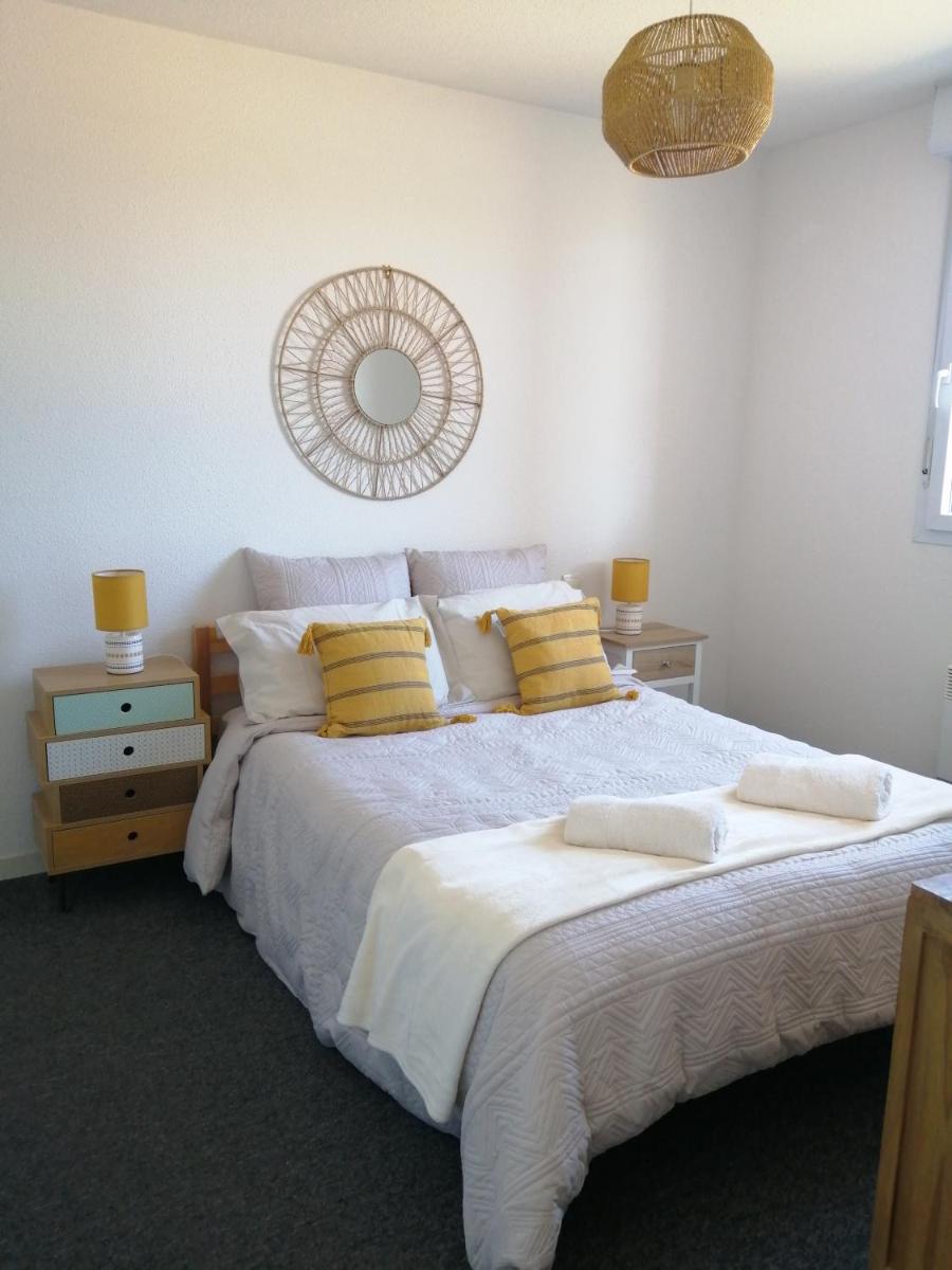 Le cocon de Marie,piscine, balcon, parking gratuit, baignoire - Housity