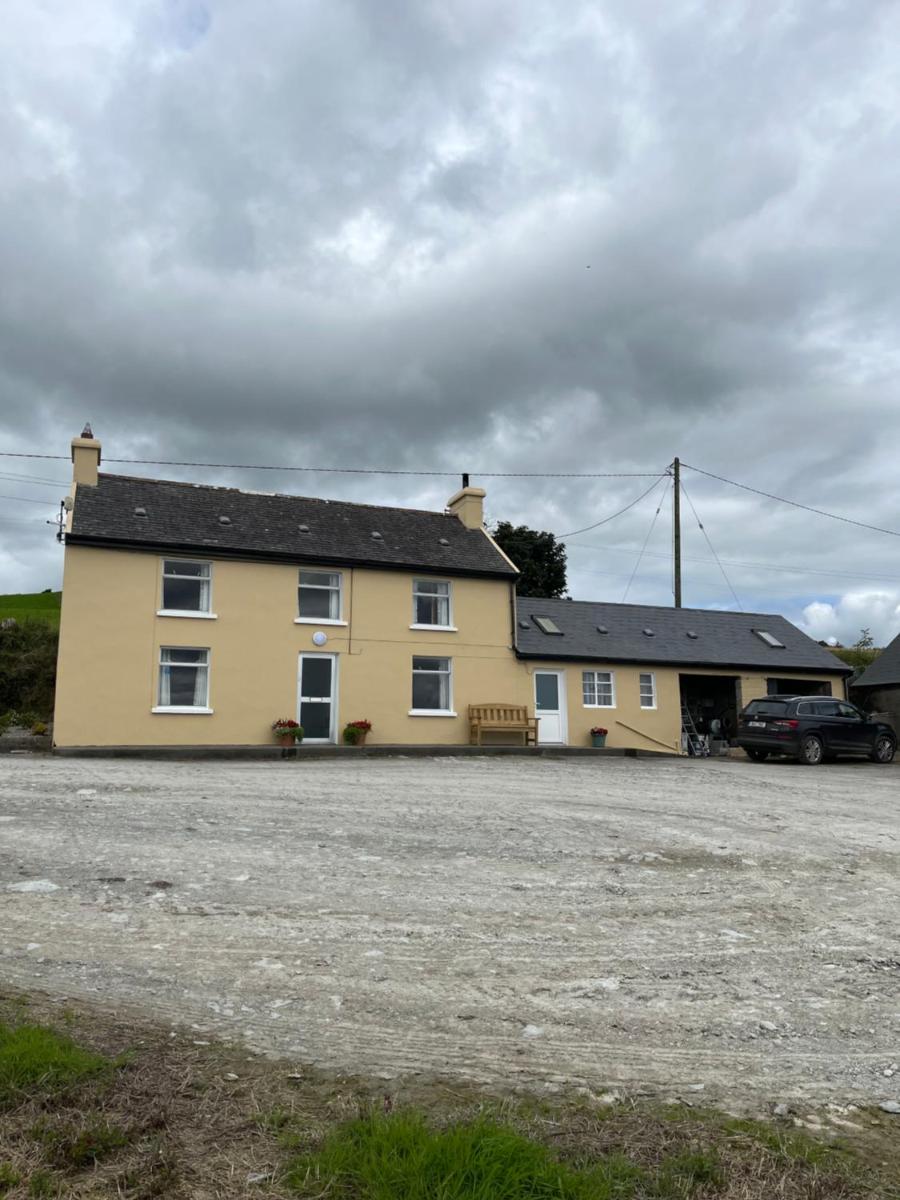 Traditional Farmhouse - Housity