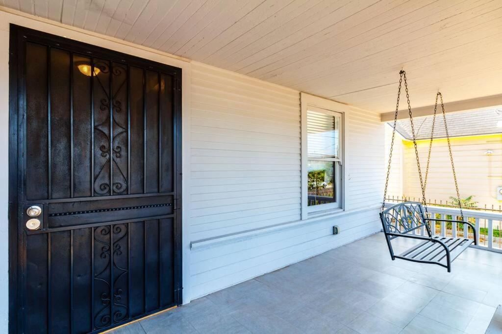 5 Bedroom Koreatown Charmer near DTLA - Housity