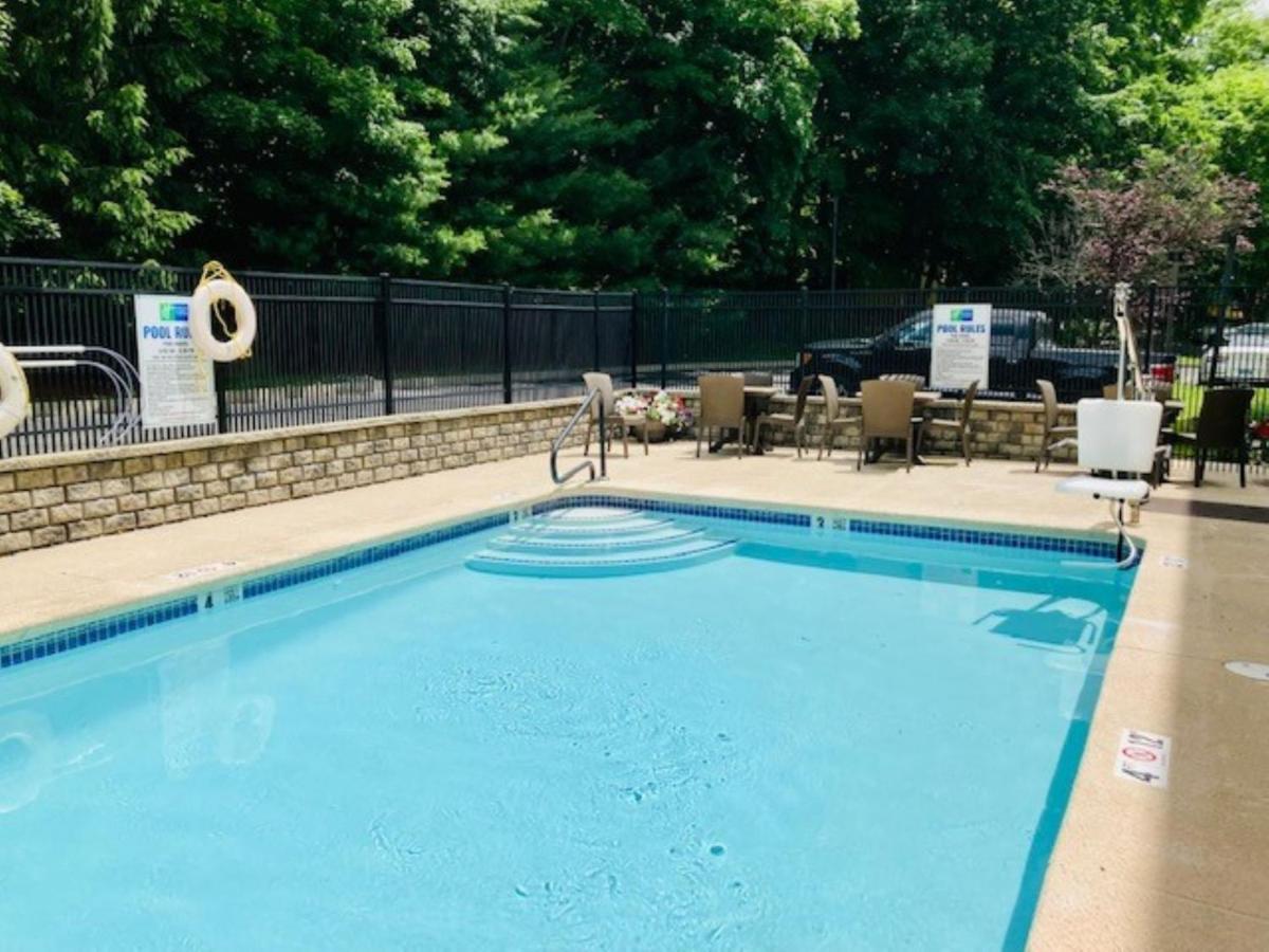 Holiday Inn Express Danbury I-84, an IHG Hotel - Housity