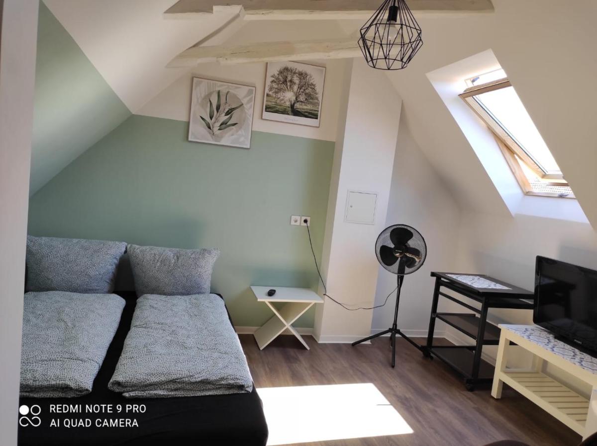 Mini Apartment im Dachgeschoss - Hizvo