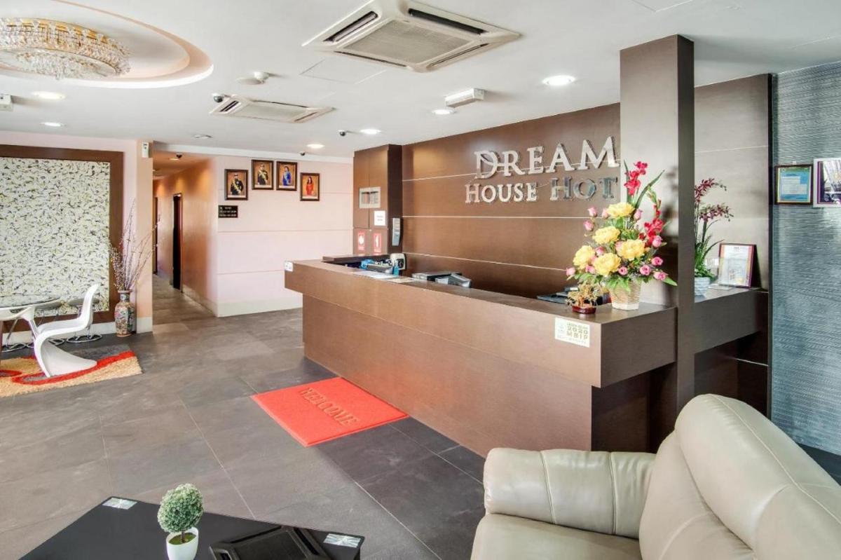 Dream House Hotel - Housity