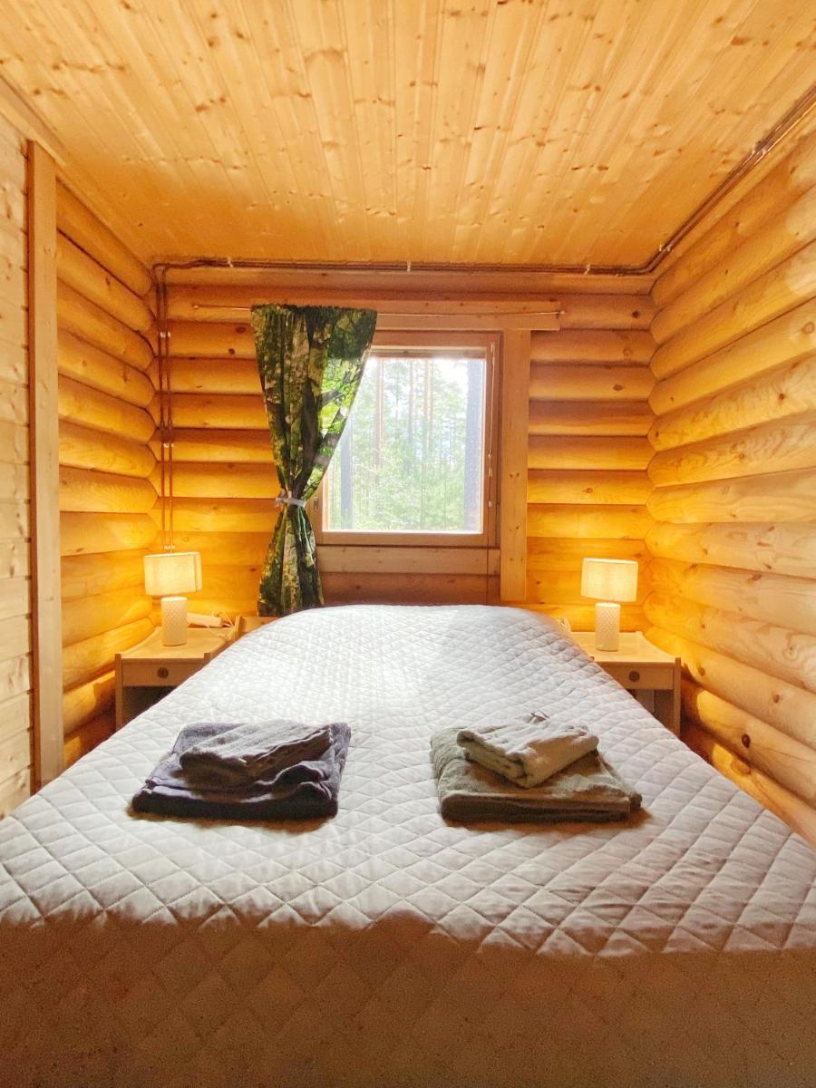 A Unique cottage in a pine forest by the lake - Housity