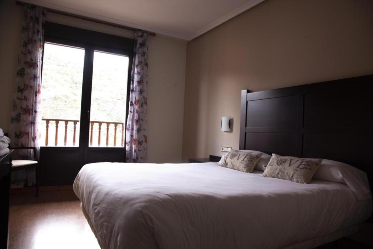 Hotel Rural Camero Viejo - Housity
