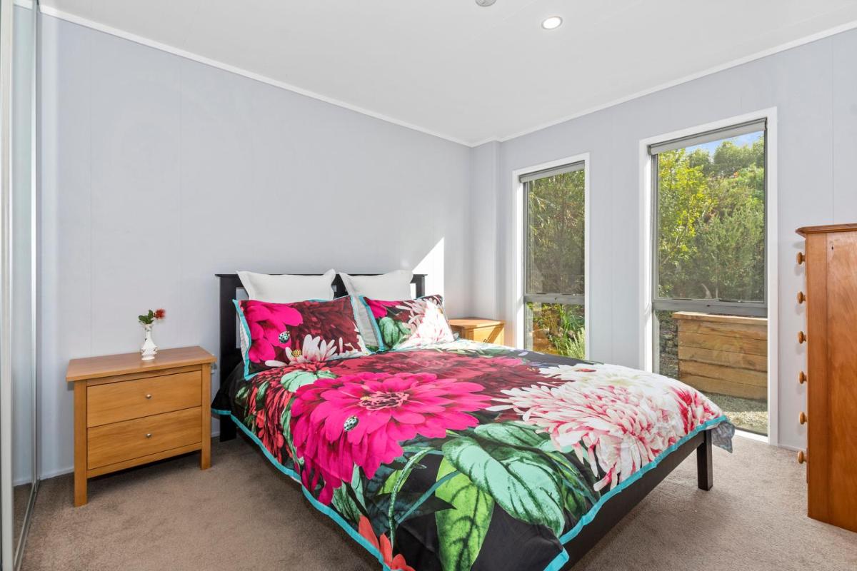 Suitetrails - Sea View Cottage - Ruakaka Holiday Cottage