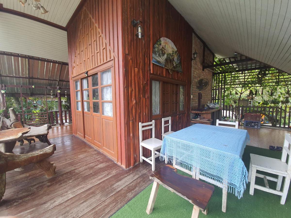 Baan Thabthong Homestay (บ้านทับทอง โฮมสเตย์) - Housity