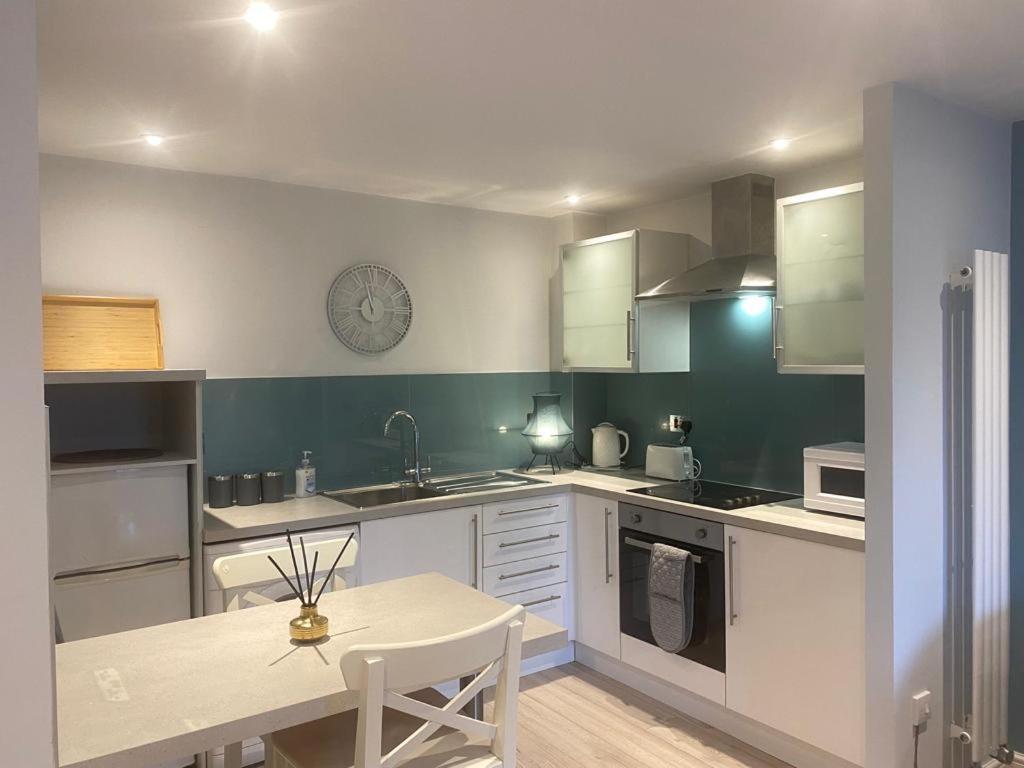 Great Escape in Cardiff Bay - Housity