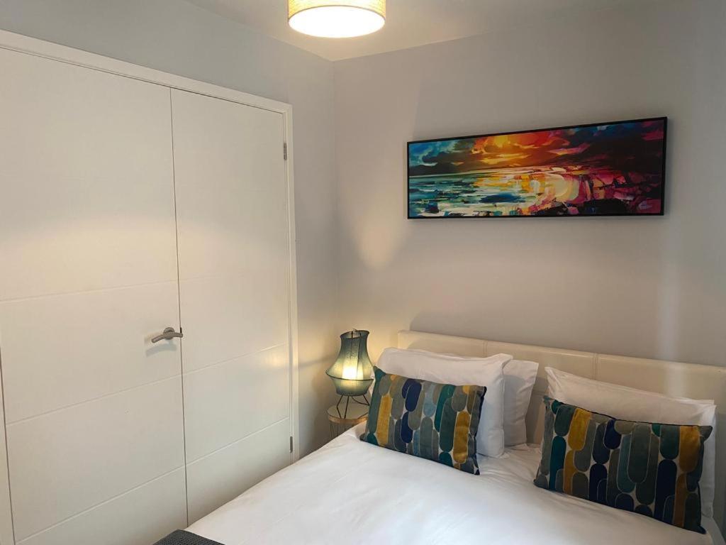 Great Escape in Cardiff Bay - Housity
