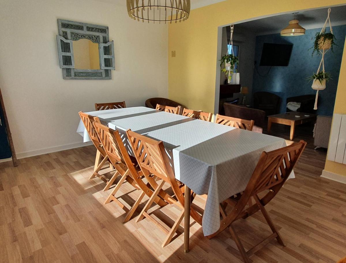 Family House With Garden Near The Sea - Housity