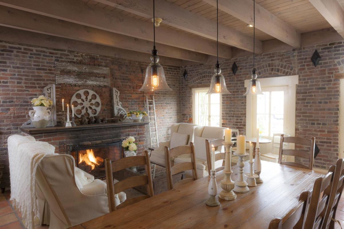 Maison Fleurie, A Four Sisters Inn - Housity