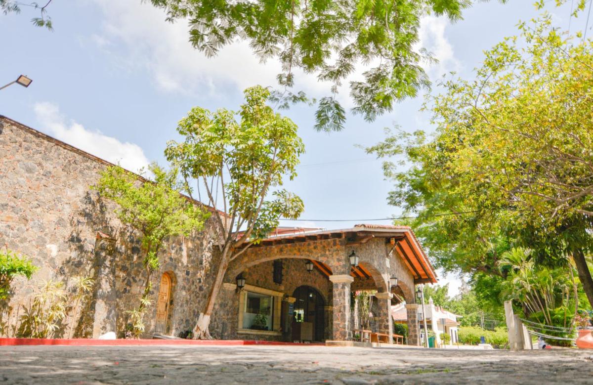 Hotel Coral Cuernavaca Resort & Spa - Housity