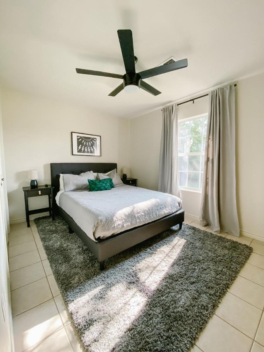 The Ruby - Modern Updated 4/2 Home Near ACU - Housity