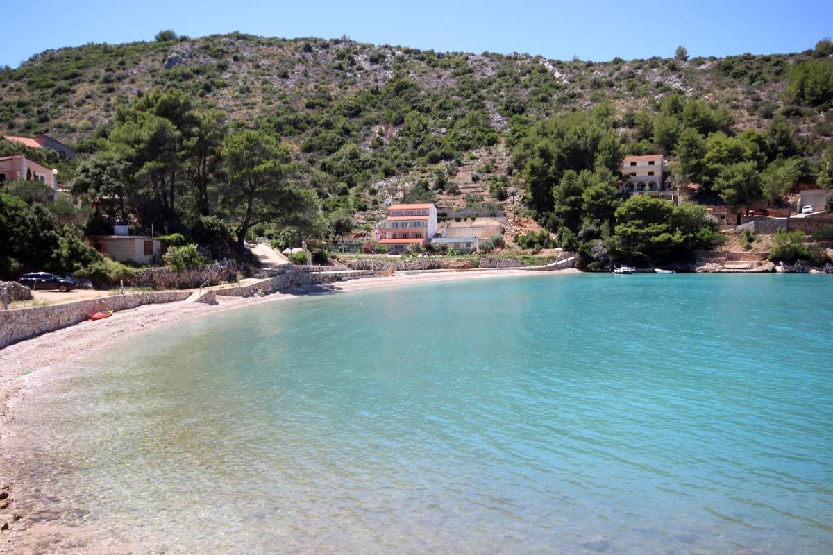 Apartments by the sea Cove Prapratna - Prapatna (Hvar) - 15804 - Housity