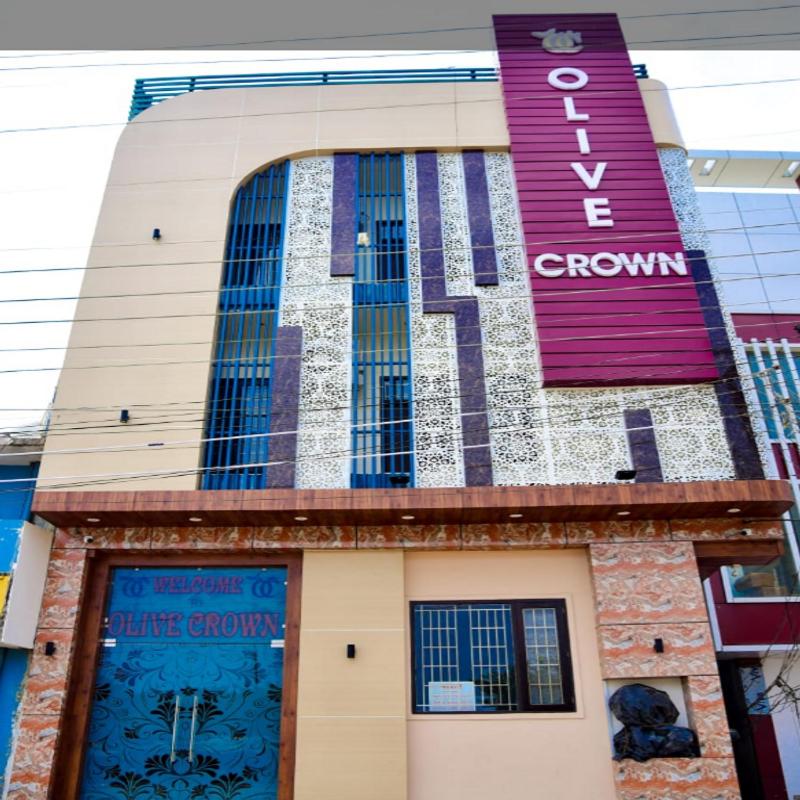 Hotel Olive Crown - Housity