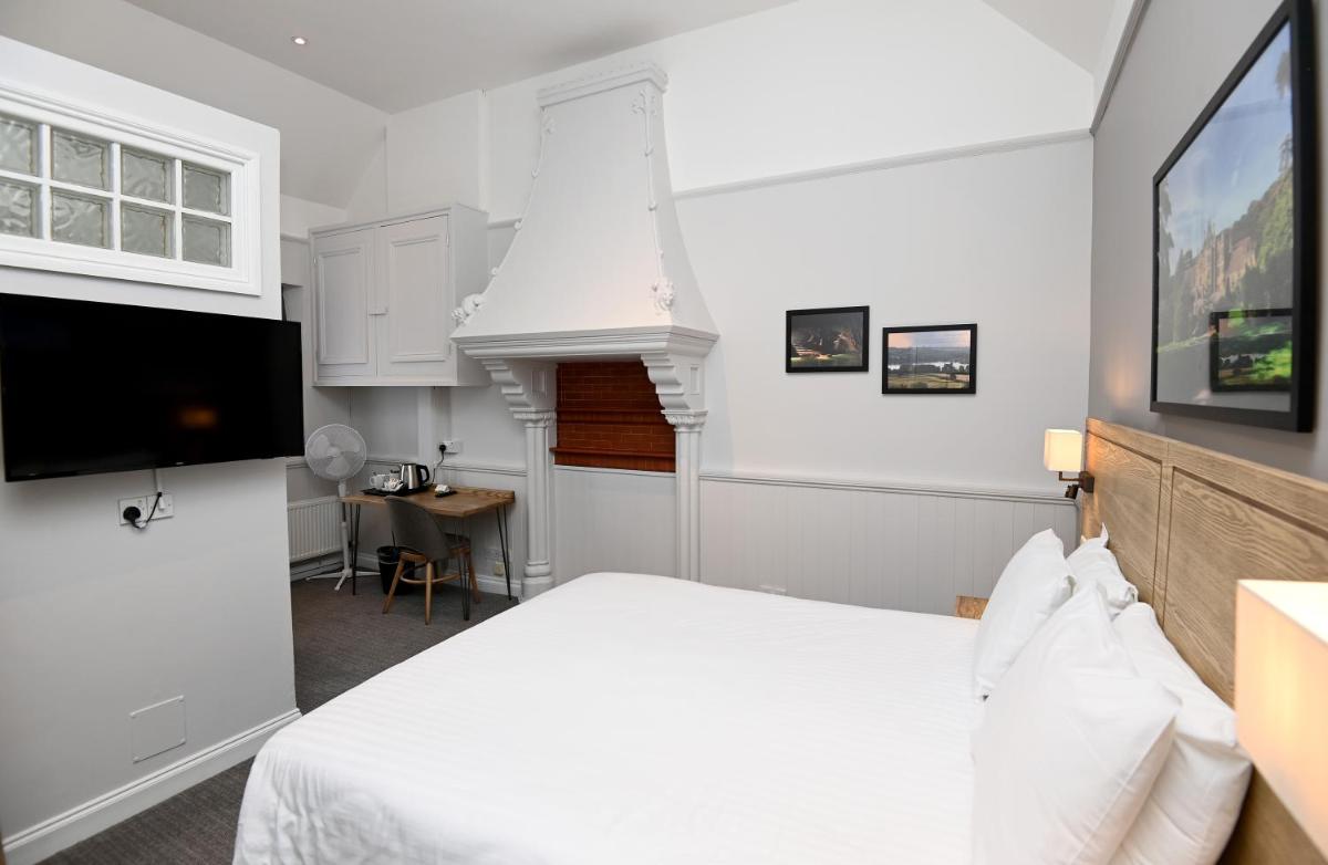 Fox & Goose, Barrow Gurney by Marston's Inns - Housity