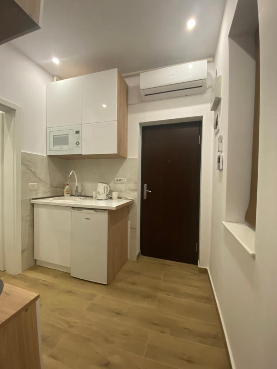 Intimate Inn - Housity