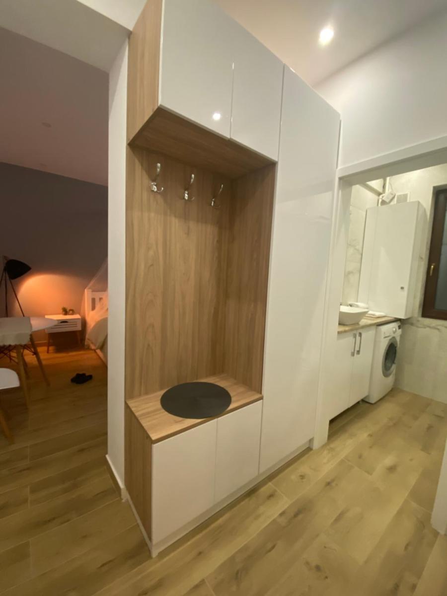 Intimate Inn - Housity
