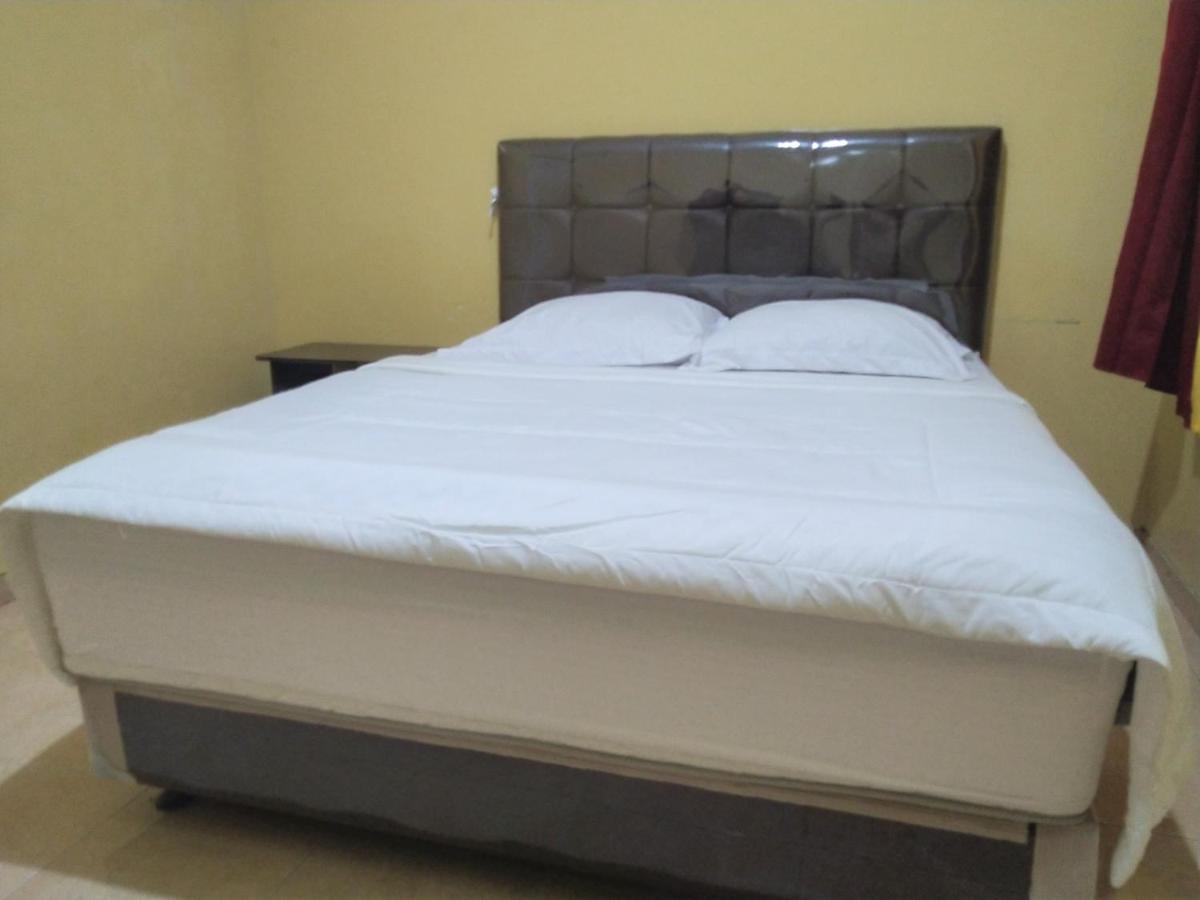 Hotel Pekalongan Syariah Mitra RedDoorz - Housity