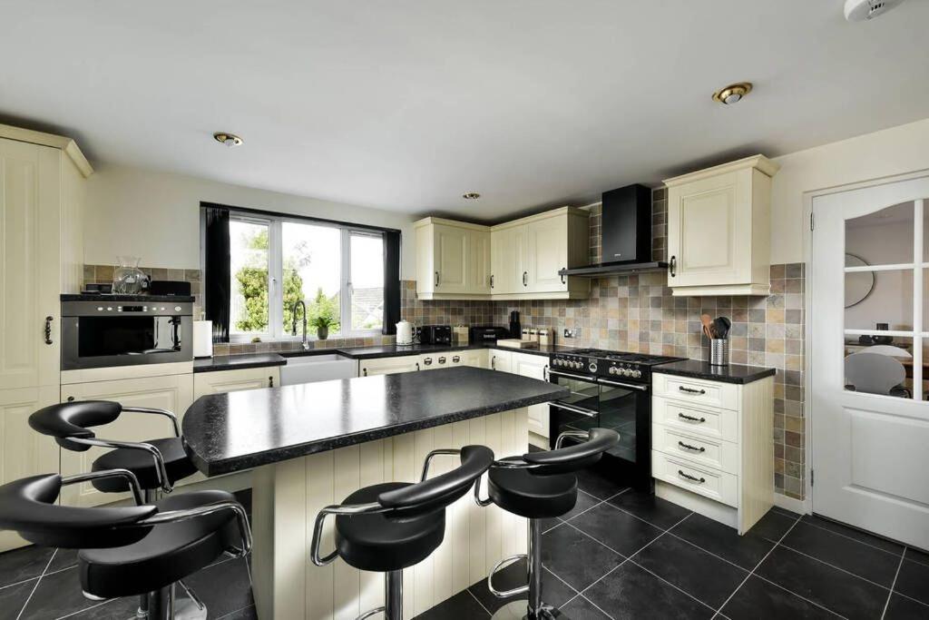 Windsor Gardens - Housity