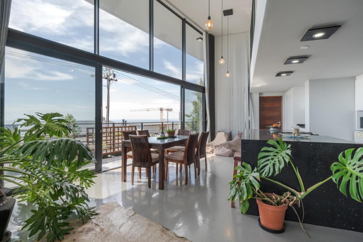Villa on Ocean View - Housity
