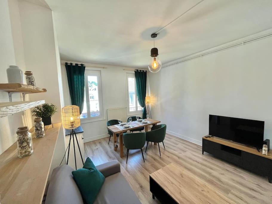 Superbe appartement à 50m de la plage. - Housity