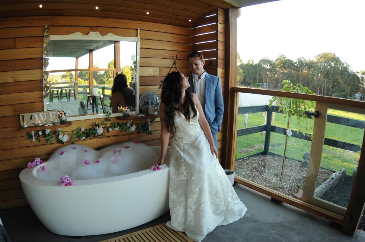Wagtail Nest Country Retreat - Longford Vic 3851 - Housity
