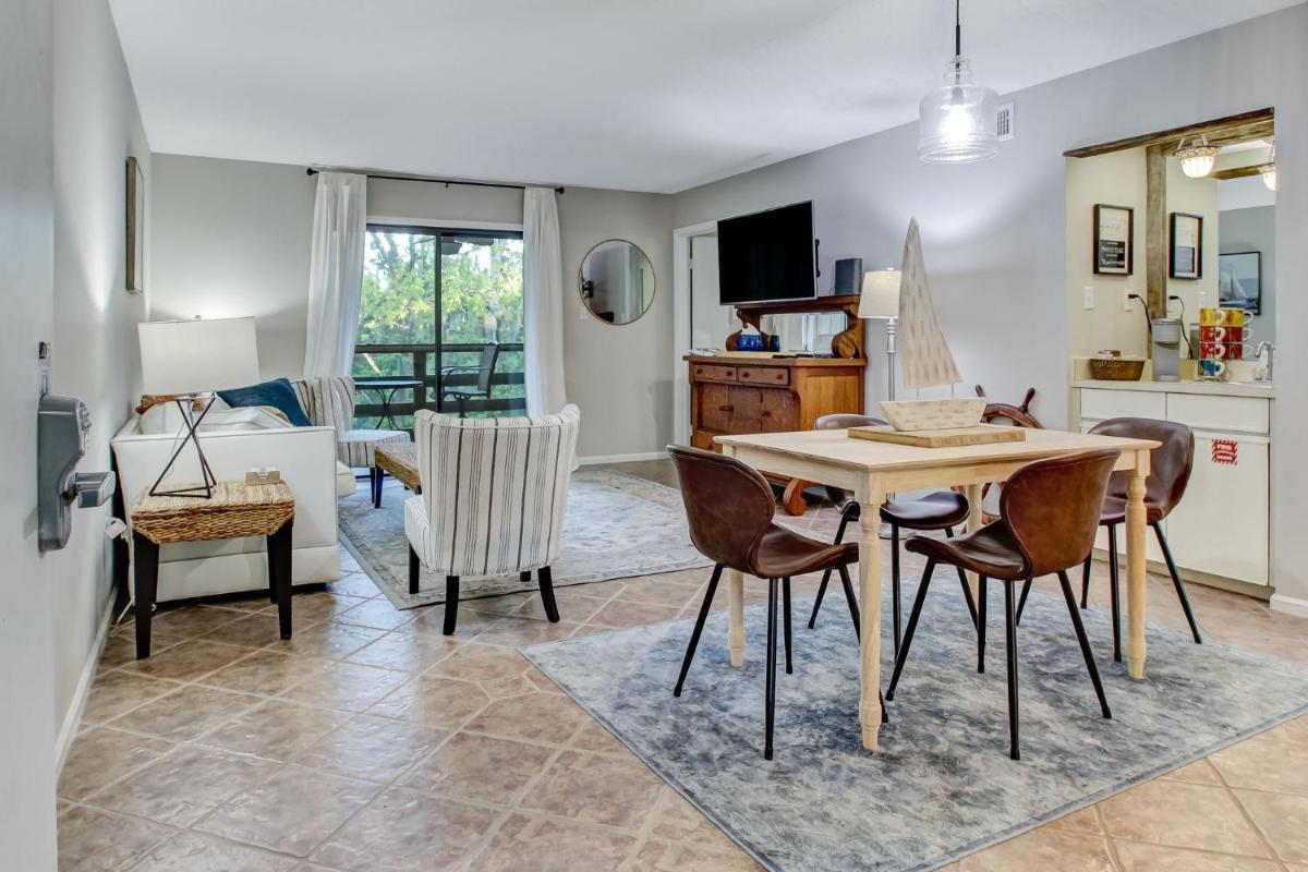 Suitetrails - Tennis,Pickleball,Pool-Screened Porch-Beach Nearby-Amelia Landings 4D