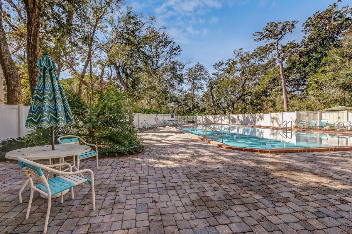 Suitetrails - Tennis,Pickleball,Pool-Screened Porch-Beach Nearby-Amelia Landings 4D